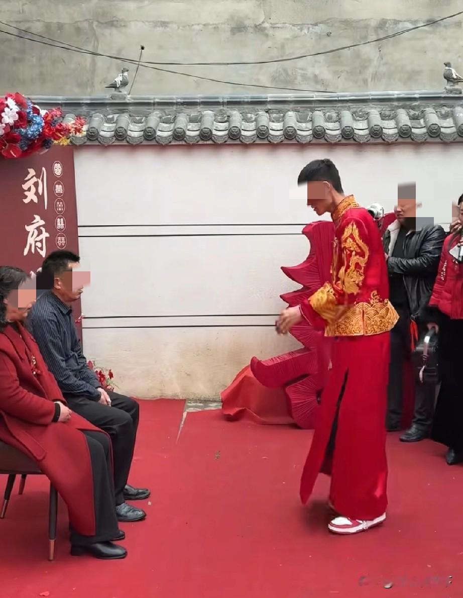 河南省安阳市回门宴需要男方出钱招待？真的假的，也太不可思议了吧
最近两天，河南一