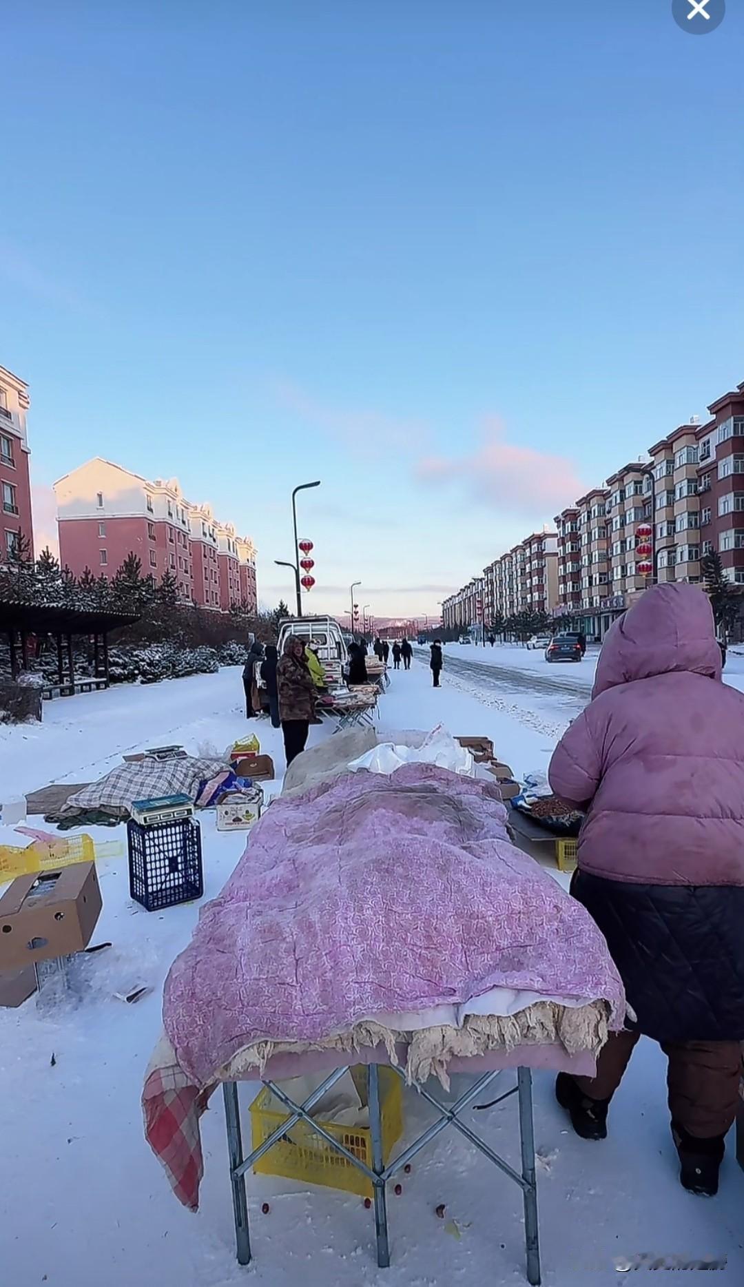 冬至了，来市场买点饺子回去煮