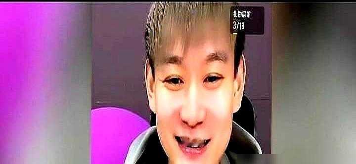 饭照吃，电话照打。
但我们分手了。
刘丁硕直播间，亲口揭开了一种新型的感情终局。