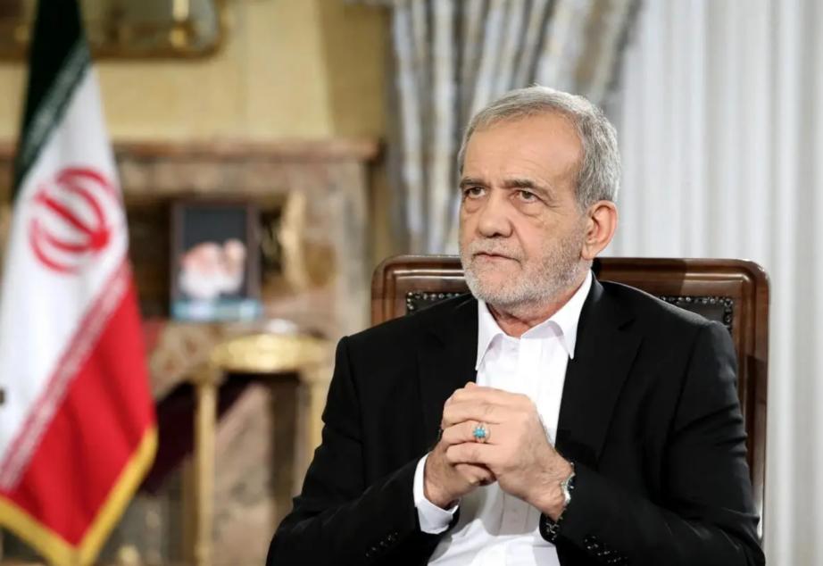 伊朗这次真把拳头亮出来了！
1月29日，革命卫队直接官宣，2月1号到2号，霍尔木