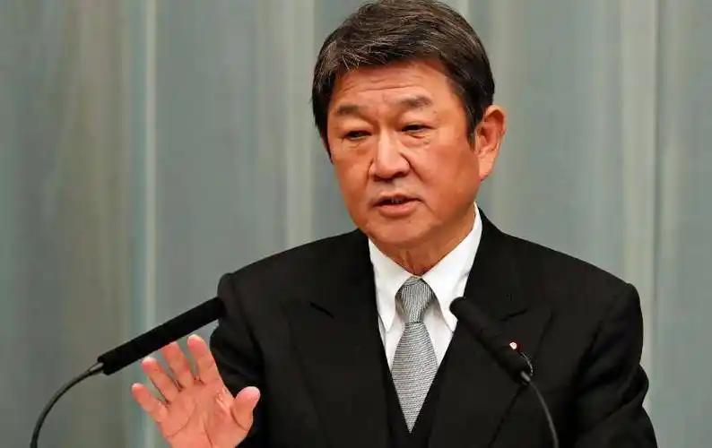 *日本服软，承认中国很重要。当地时间7月14日，日本外长茂木敏充在记者会上公开表