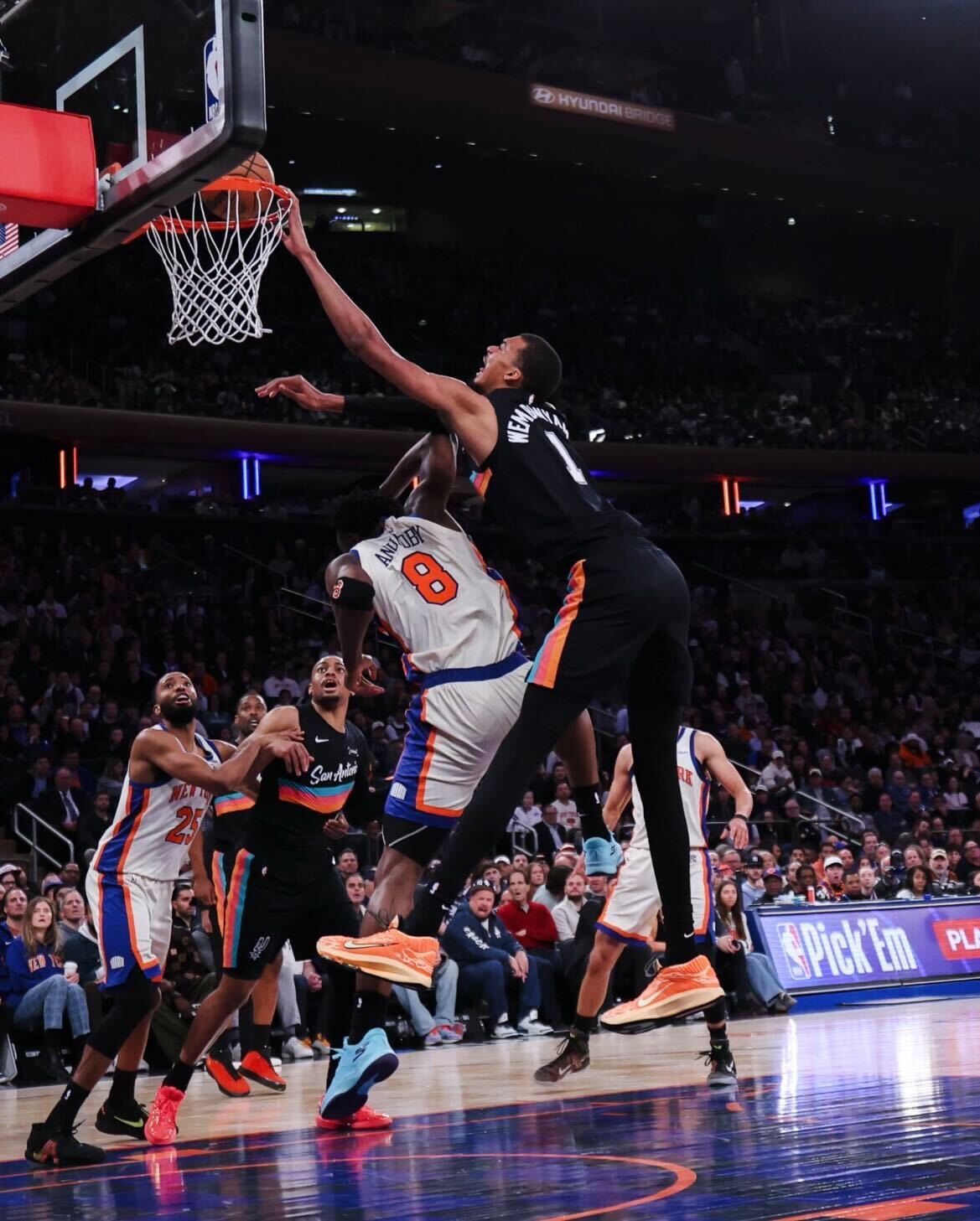 斑马又在欺负人。NBA