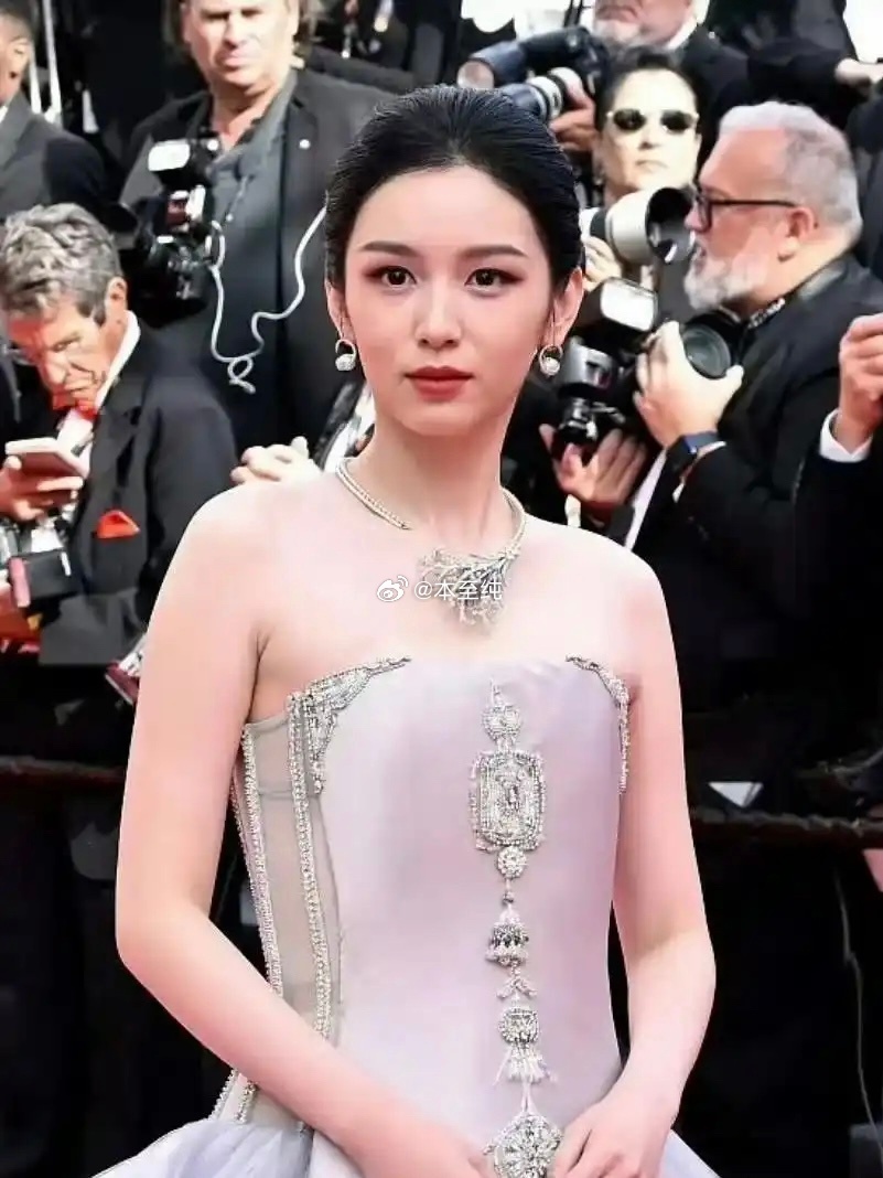 周也最近两次活动状态，状态被指断崖式下滑 