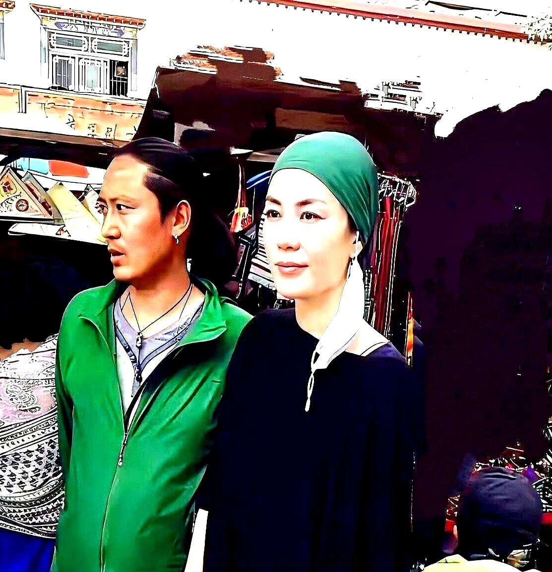 每天早起半小时对镜子死磕眼角细纹，双十一花半个月工资狂囤抗老精华的你，看到56岁