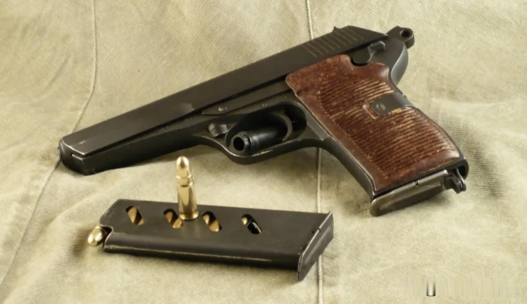 CZ 52：把MG42的灵魂塞进手枪，苏联人看了都摇头