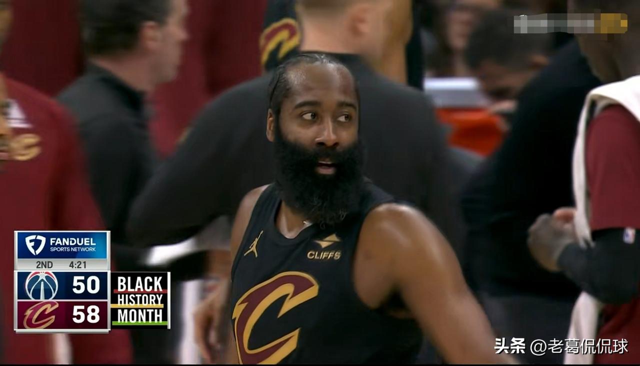 骑士巨星哈登将自己的碰瓷天赋带到了克利夫兰！在今天骑士主场以138：113大胜奇
