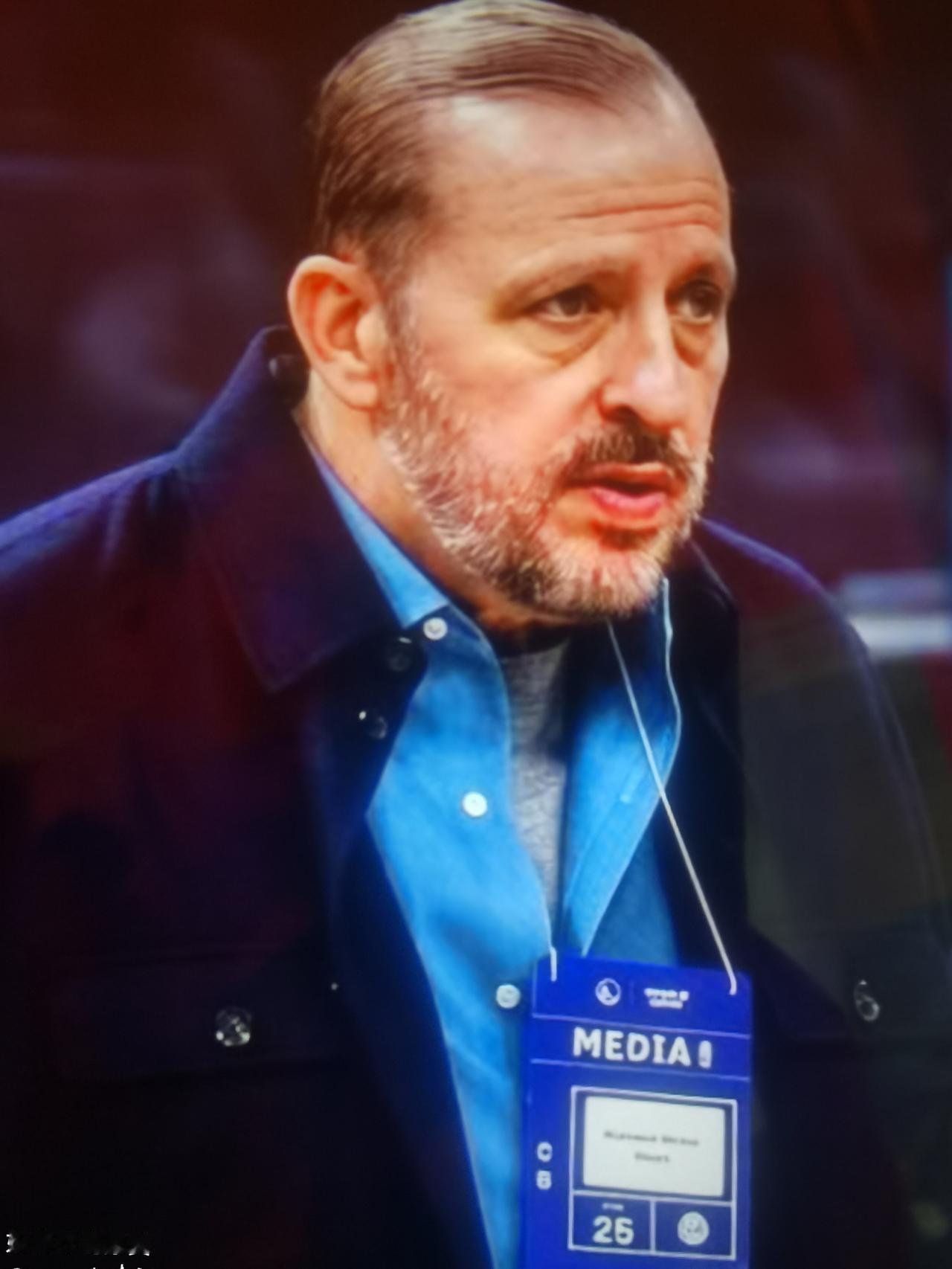 赶走农场主，农奴翻身躺地上

         东部季后赛，第三的尼克斯客场10