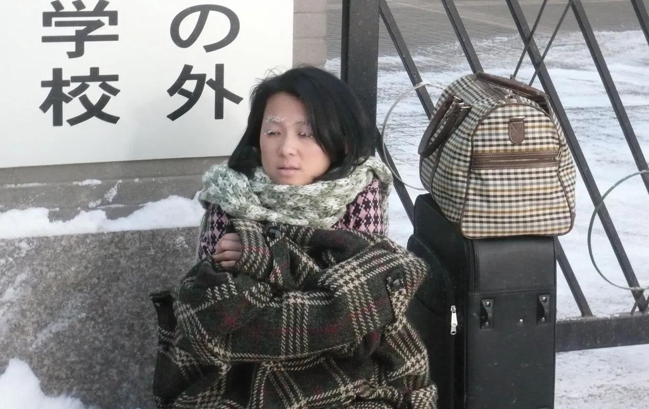 日本真是一个奇葩的民族
居然让服务员喝马桶水
真是太不可思议了

老妈最近剧荒
