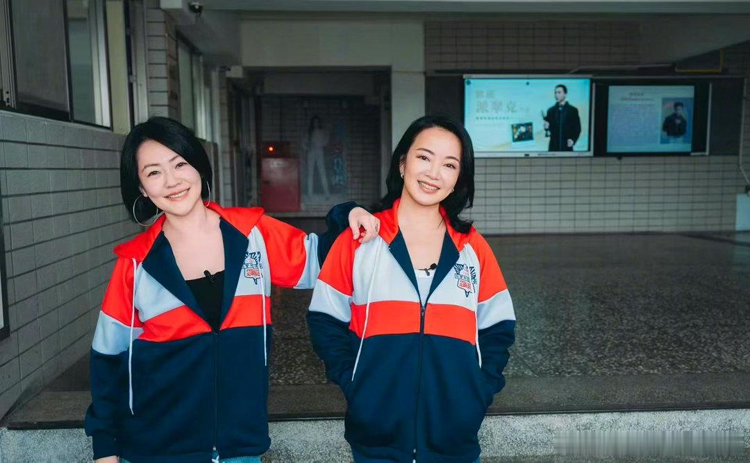 阿雅AI生成大S合照阿雅用 AI 生成了和大S小S的合照，阿雅一定很想念大S吧！