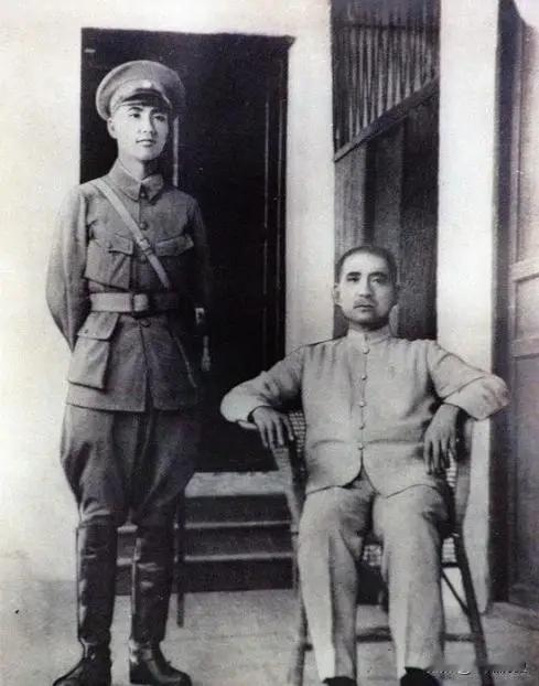 孙中山为什么坚持定都南京？

1912年3月10日，袁世凯在北京宣誓就任中华民国