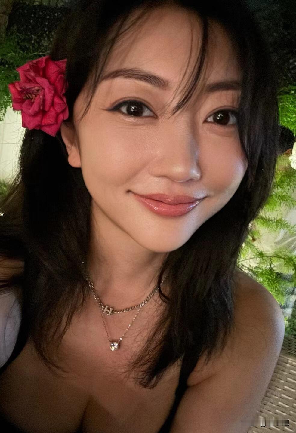 网传张雨绮口中的大姐疑似是华真，她到底有多厉害，能让张雨绮这么彪悍的女子承认是大