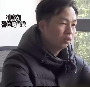 白嫖了9年全免费青训，反手把恩人骂了个狗血淋头。

转头想给二儿子找条出路时，这
