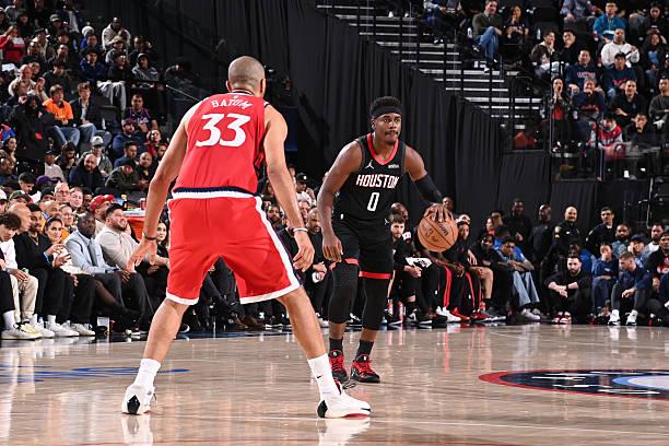 很多火箭球迷说阿隆-霍勒迪打得不好。霍勒迪当然是打得不好，但是因为他这场打得不好