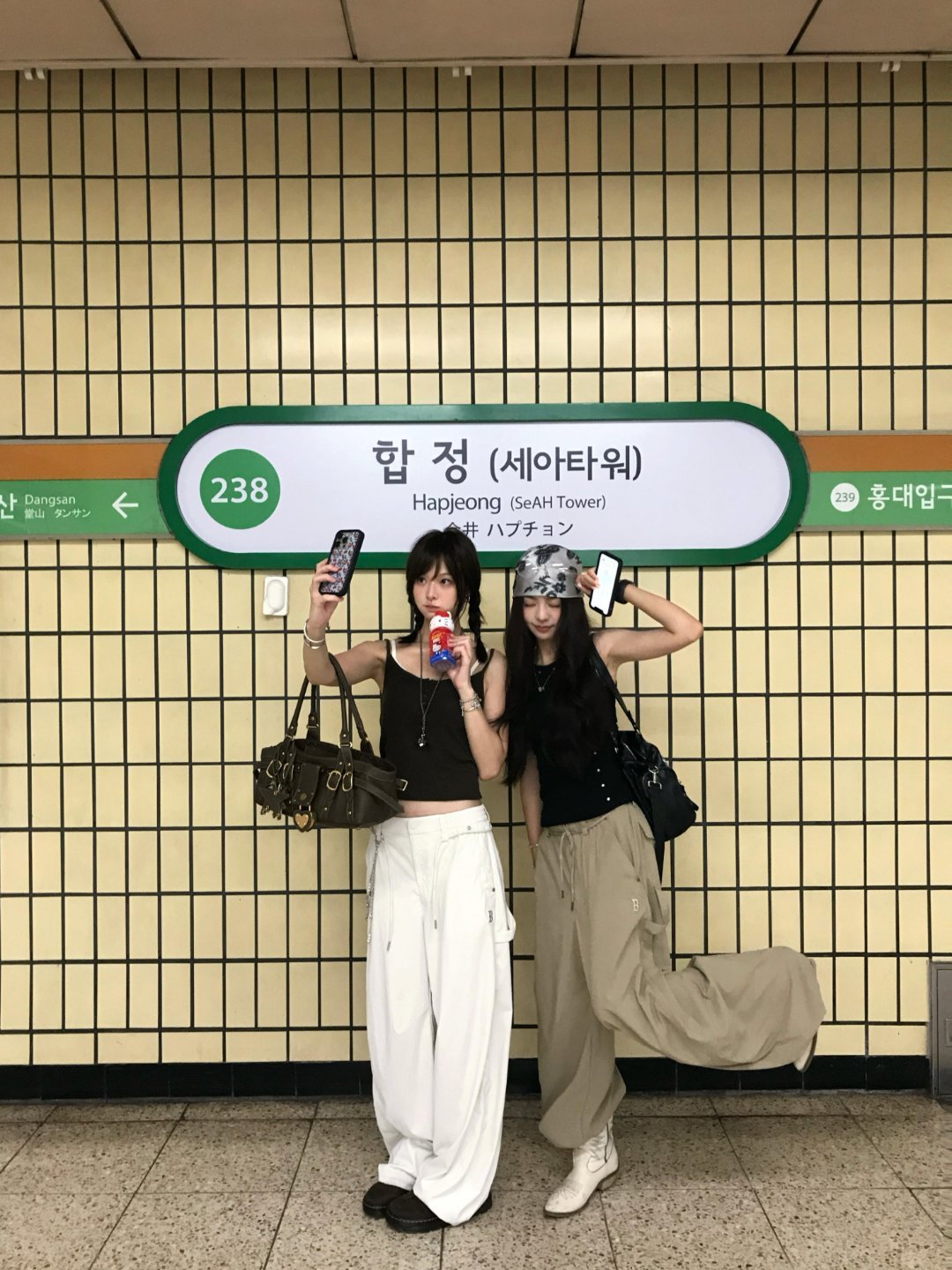陈怡馨 【🍠嘟嘟嘟呀】260825Hiii Seoul：）🇰🇷两个人眼睛一