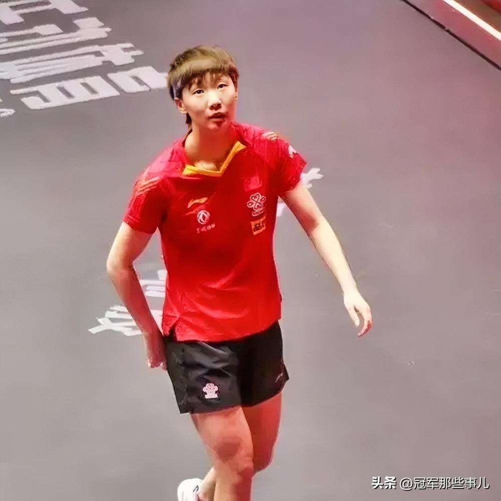 全力补短板！王曼昱专项复盘削球漏洞，正式确定出战瑞典大满贯。7月7日，王曼昱随国
