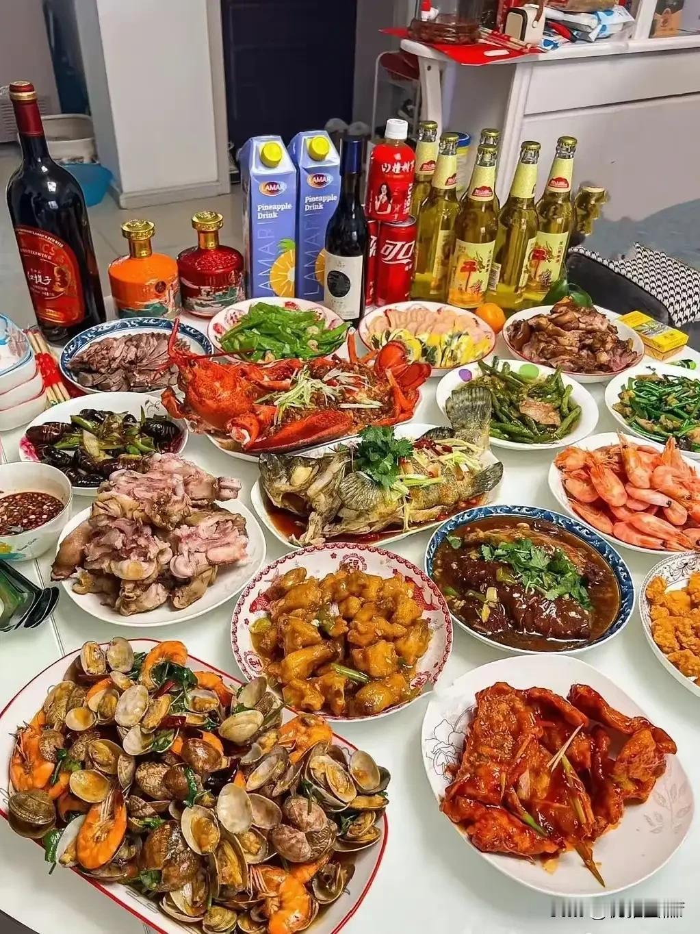 今年春节最明显的感受：亲戚群，彻底凉了。
没人拜年，没人发红包，
连句客套的新年