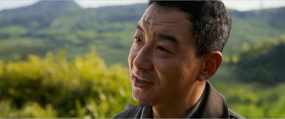 谁家坏人配这么古偶的死法 家人们，谢鸿飞这角色在以法之名 里，坏事一箩筐，下线却