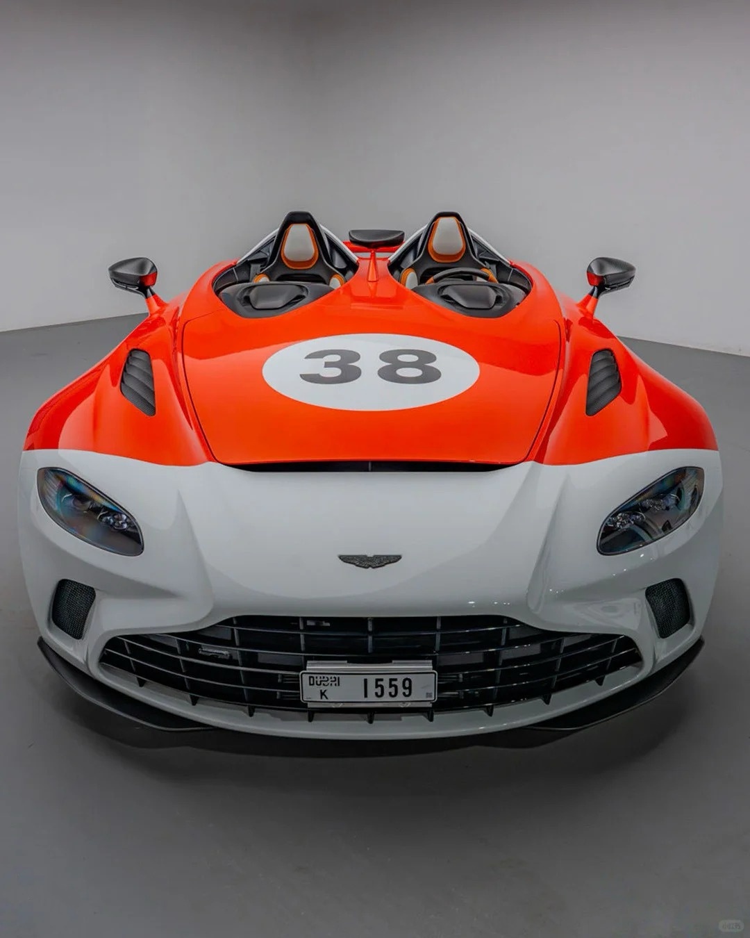 阿斯顿·马丁 V12 Speedster，1/88绝美车片 ​​​