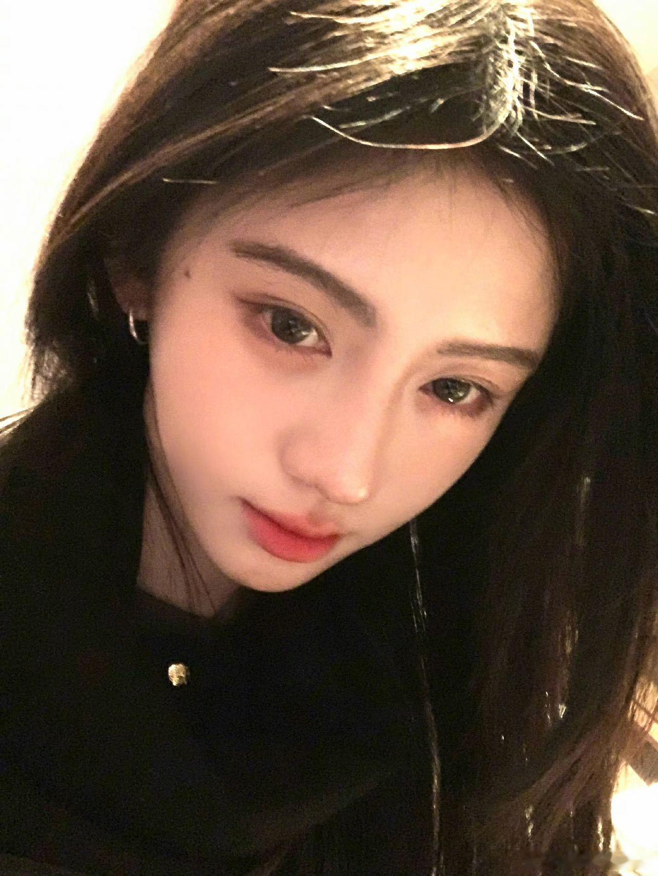 鞠婧祎 找不到比鞠婧祎还会自拍的女孩了 
