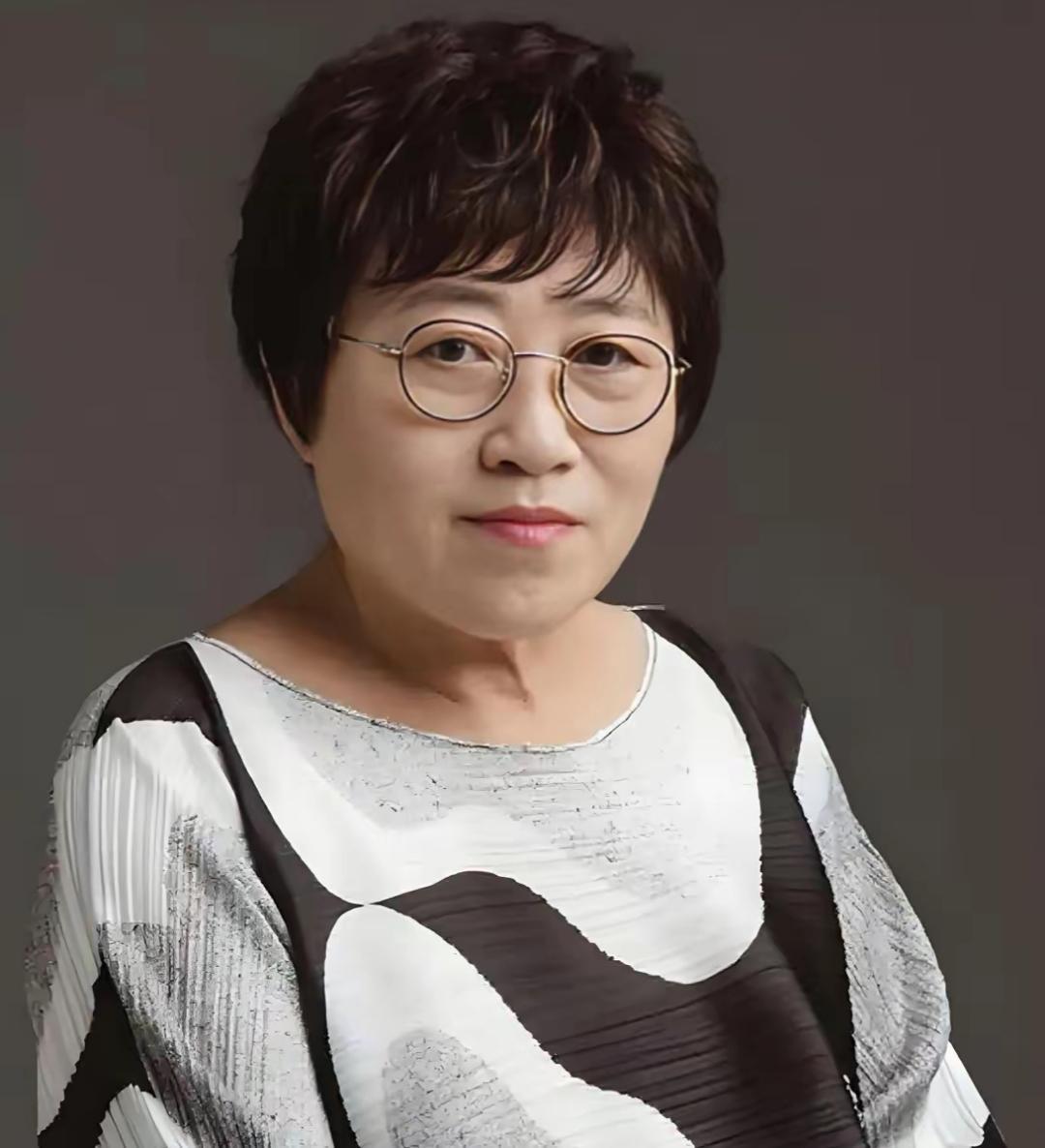 性学专家李银河说：
“如果你已经60岁了，那么你来日不多了，没有意外，最多还能过