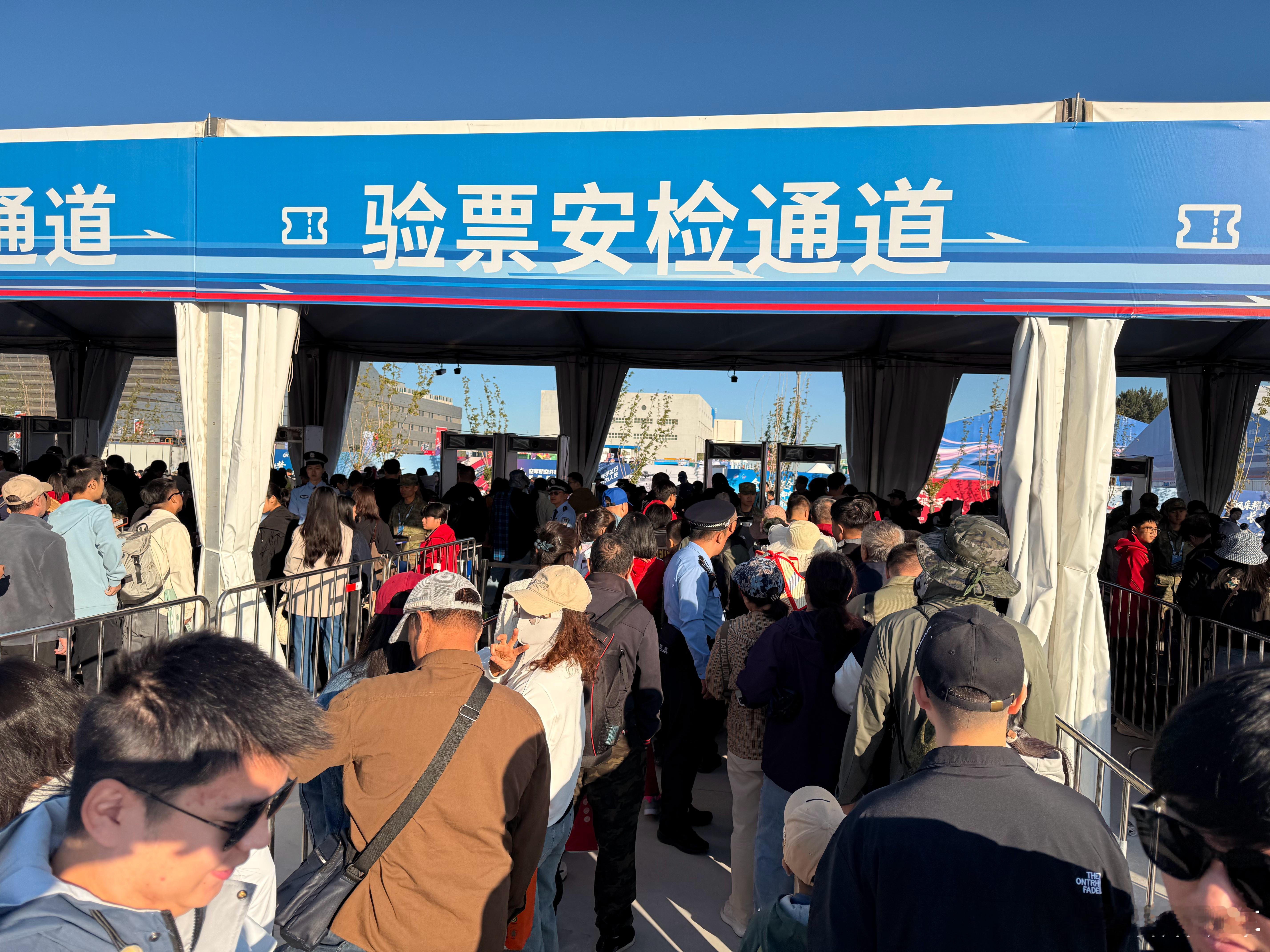 打个卡吧～腾势带我看航展  ​​​