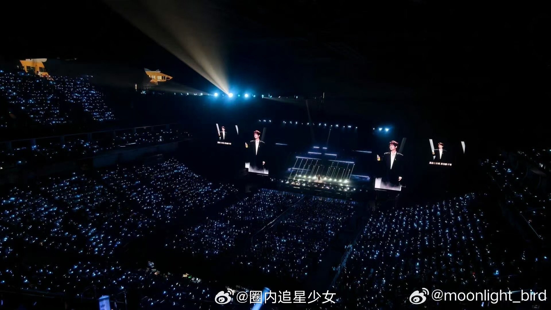 张远被喊歌王的反应张远广州二连开上座率 广州巡演人气火热，二连开全场爆满！此起彼