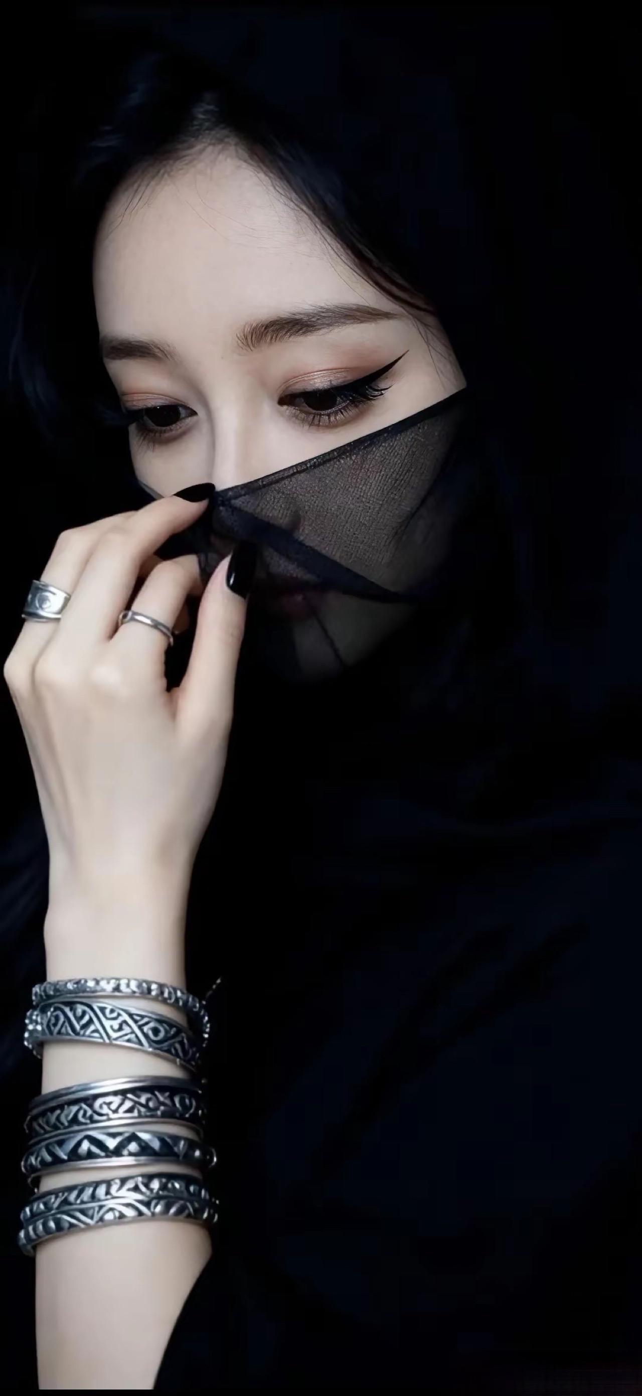 每日精选4K醉美壁纸【727期】 ‖桃花与柳不同春，自此天涯陌路人。