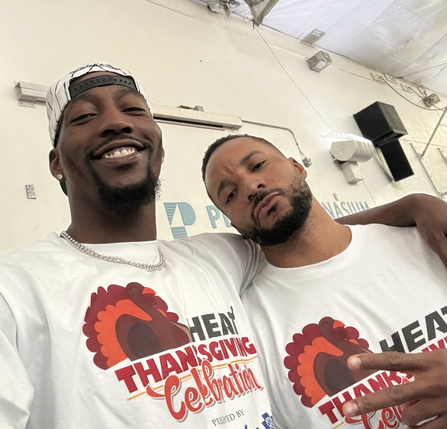 阿德巴约和鲍威尔包揽了热火队最后29分中的26分。