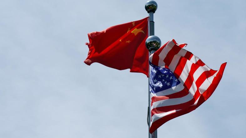 维基百科最近把中国列为超级大国，和美国并列。有人说是亲华，有人说是捧杀，其实都多