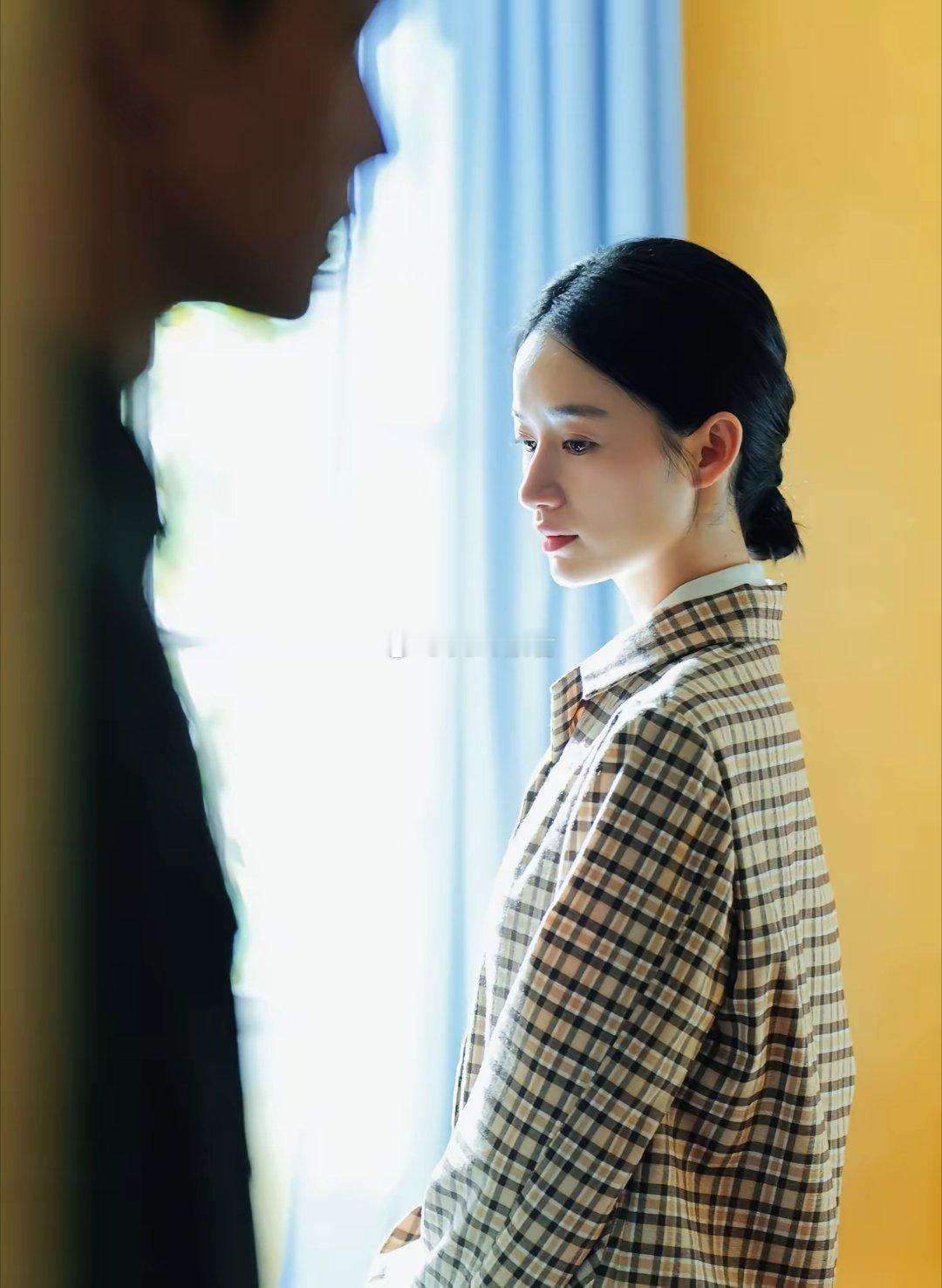 我有强烈预感，郭晓婷又要爆火了，不是因为她从《花千骨》花楹后一路拿女主剧本，而是