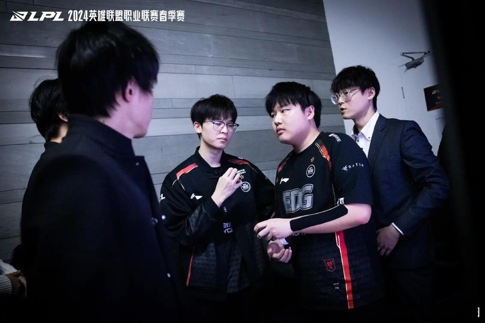 从一胜难求到最后三胜收尾，怎么评价这个春天的EDGEDG最后一场打JDG……最后