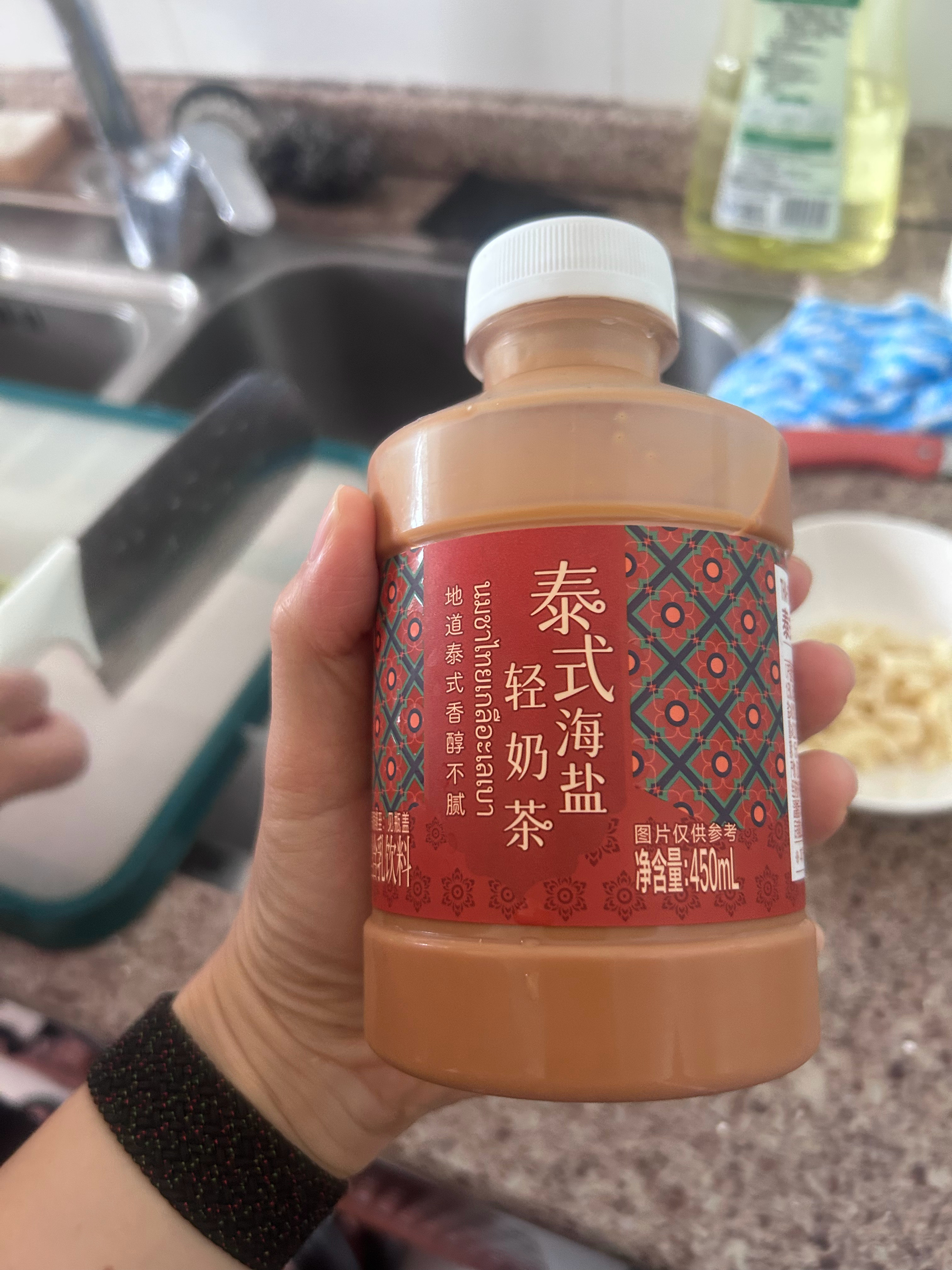 有点太甜了；一般吧。小陈在厨房忙我问我能干嘛他停了一分钟不吭声我：我究竟能帮啥小