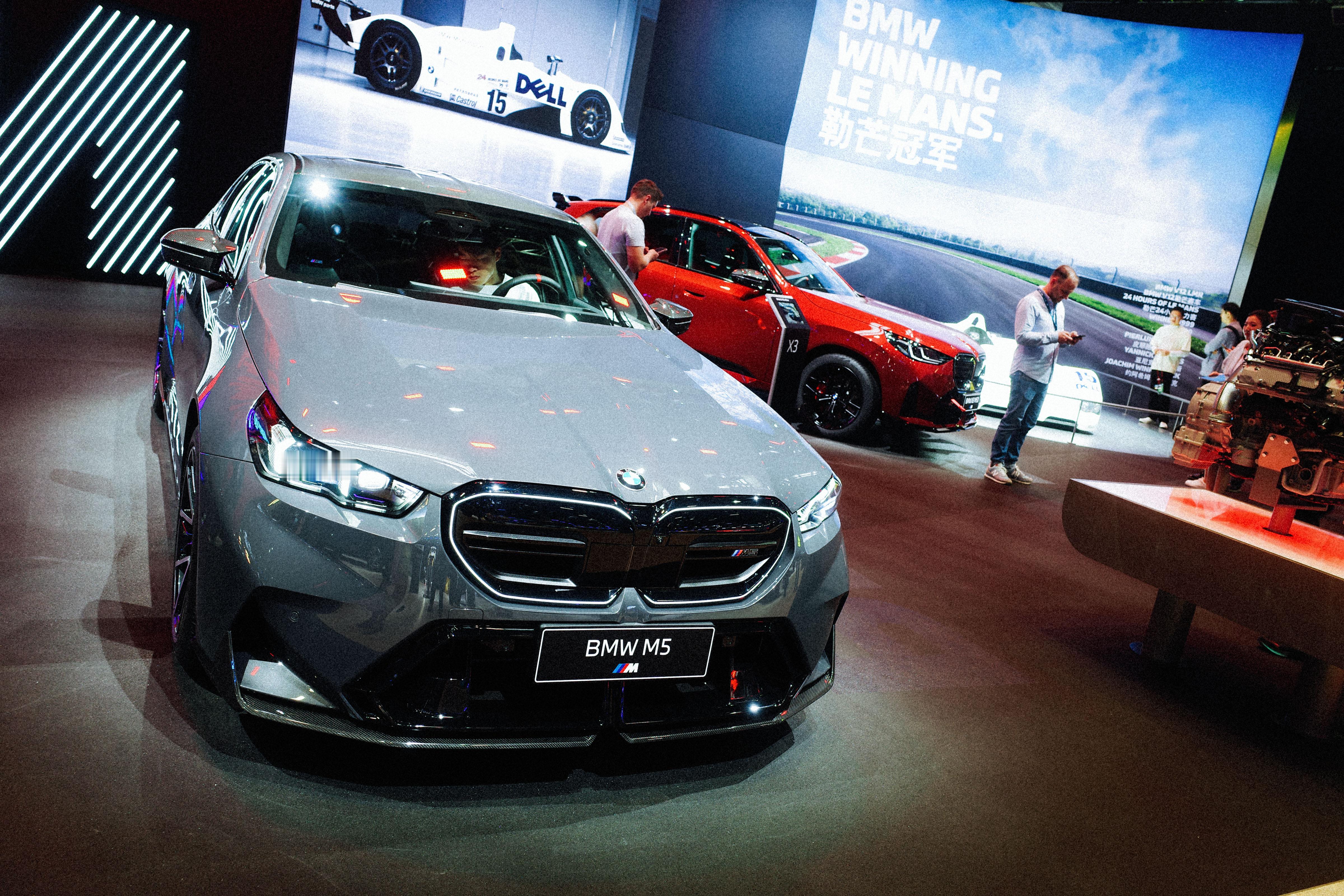 北京车展宝马展台，也是我这次最不想错过的一站。拍了组图分享给大家。作为一直喜欢宝