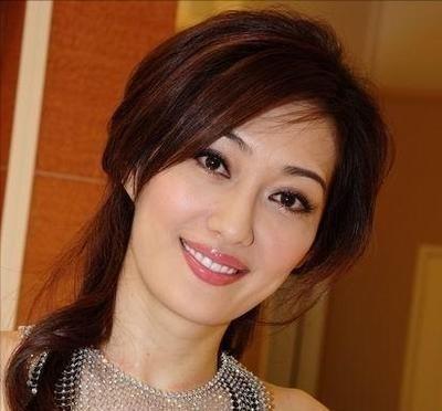 一次，窦文涛问孟广美：“你被前男友骗走5个亿，有没有追回来？”孟广美却一脸淡定：
