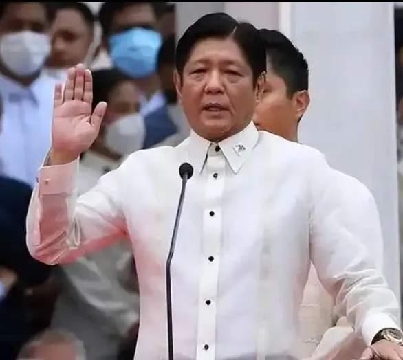 菲律宾总统马科斯不是听说是病入膏肓吗？还有时间在南海瞎划区域搞军演，难道真是被菲