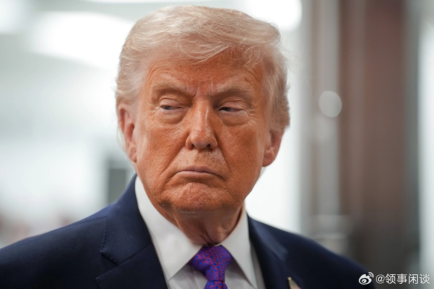 【特朗普对药品加征关税，并调整钢铁和其他金属的关税】（政治报）特朗普总统周四宣布