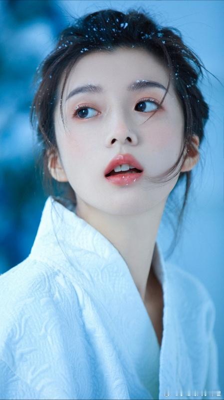 属鸡人属鼠人远离属鸡人最好。属鸡的人比较注重利益，他们精于算计。与属鼠人相处在一