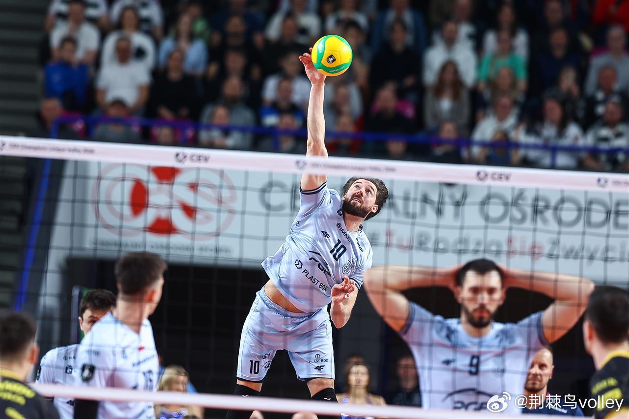 【男排欧冠】¼决赛首回合，波兰同门之争华沙3-1（25-14 23-25 26-