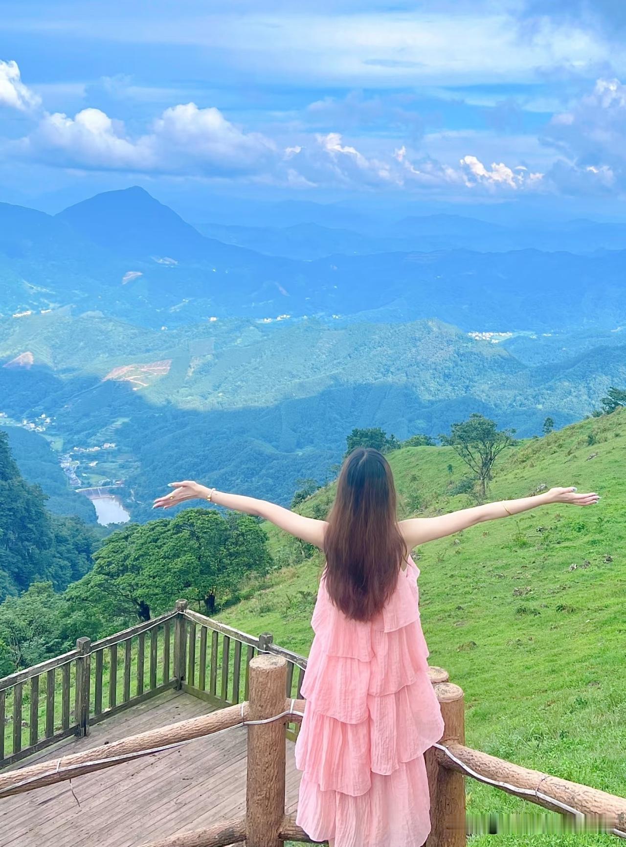 近日，广州一位27岁的私企员工很是苦恼。爱情的苦恼。

他的女友是他的广西梧州老