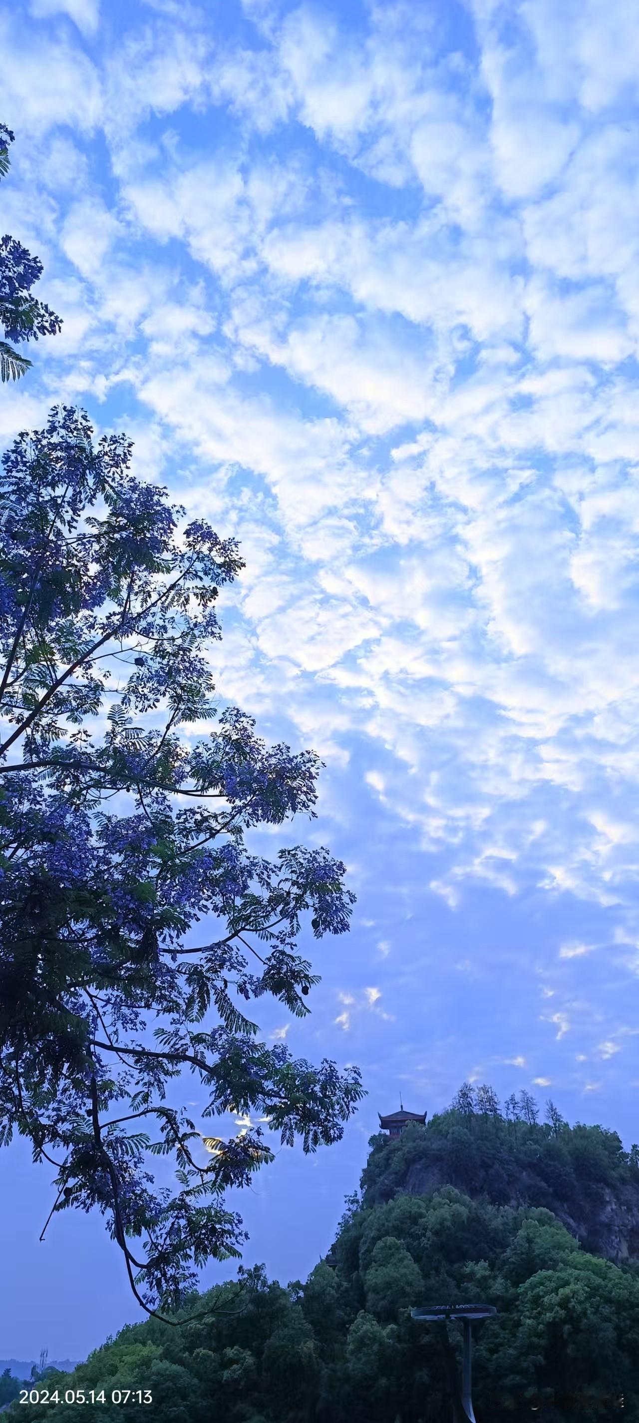 在这个世界上，但凡有好事降临，表述总是直截了当、清晰易懂、直抵人心的，就怕你理解