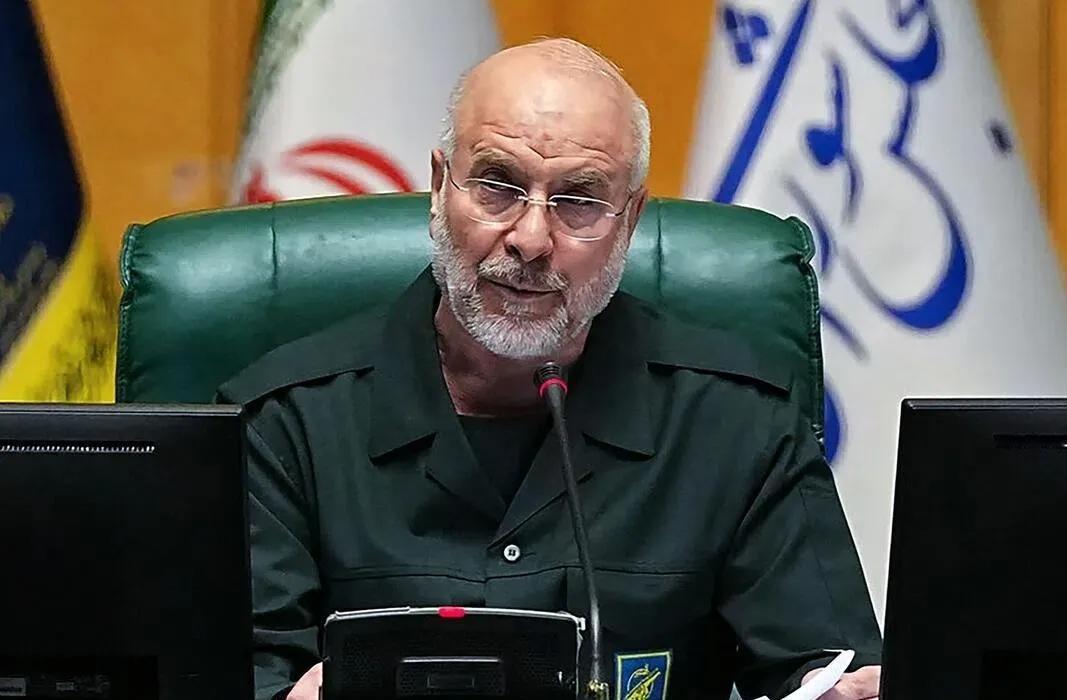 最新消息！

伊朗议长宣布，已做好2手准备“恢复行动”与“谈判大门”并存

4月