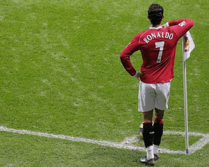 C罗回应身体年龄28岁C罗如此自律，我相信他每天的健身训练时间肯定也是非常多的。