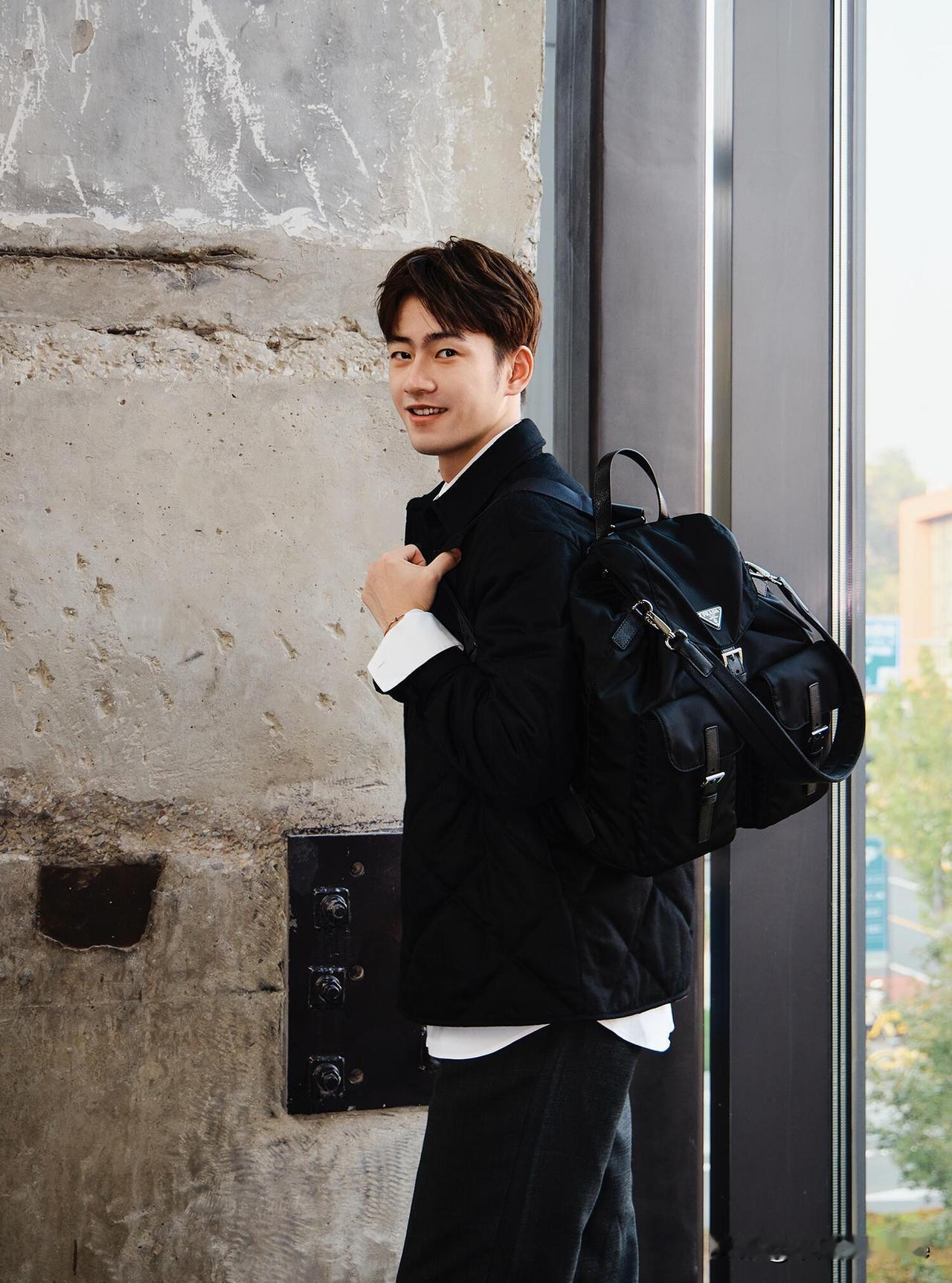 11月26日，王昶发文说：“向前看，在向前看。”为什么要向前看呢？难道是全运会比