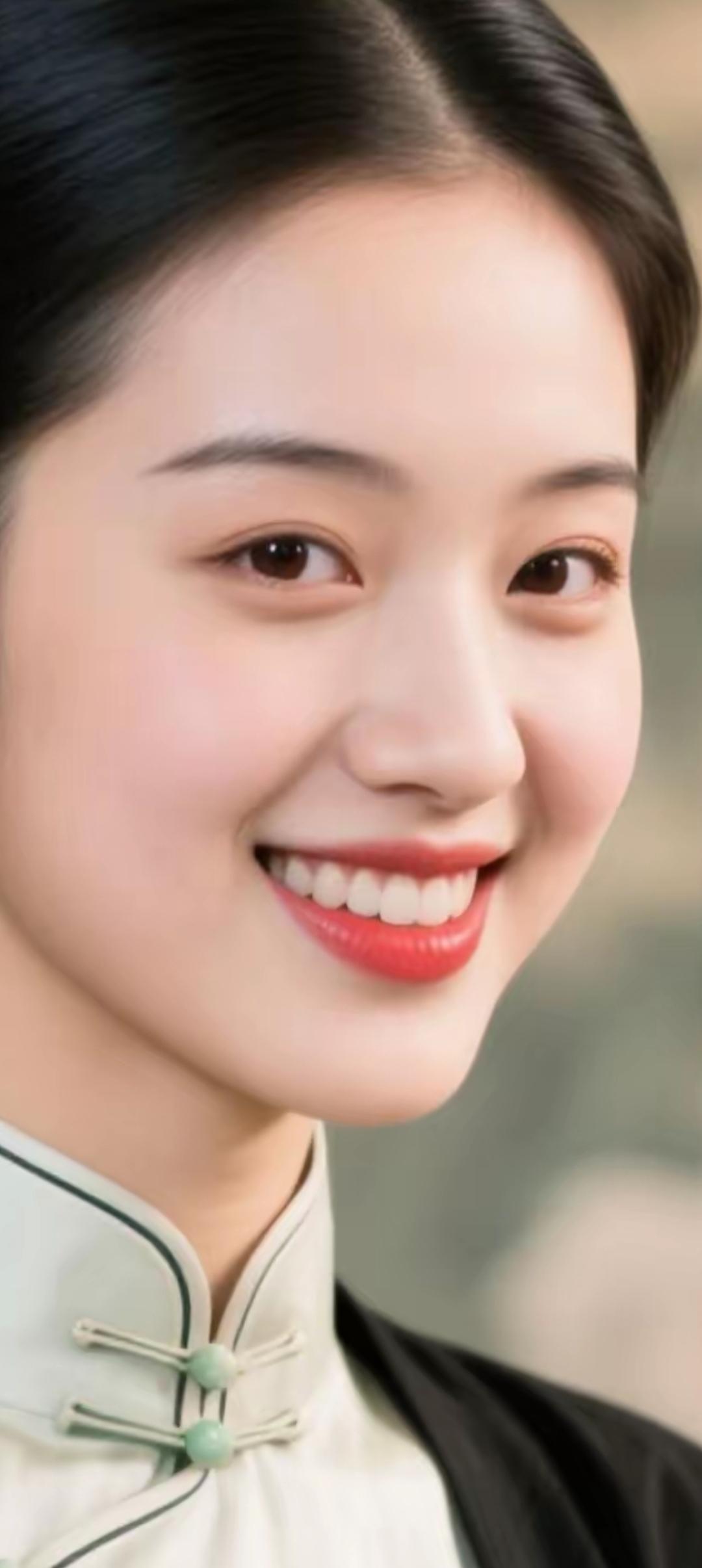 甜美笑容，清新自然，元气满满的一天！😊✨
