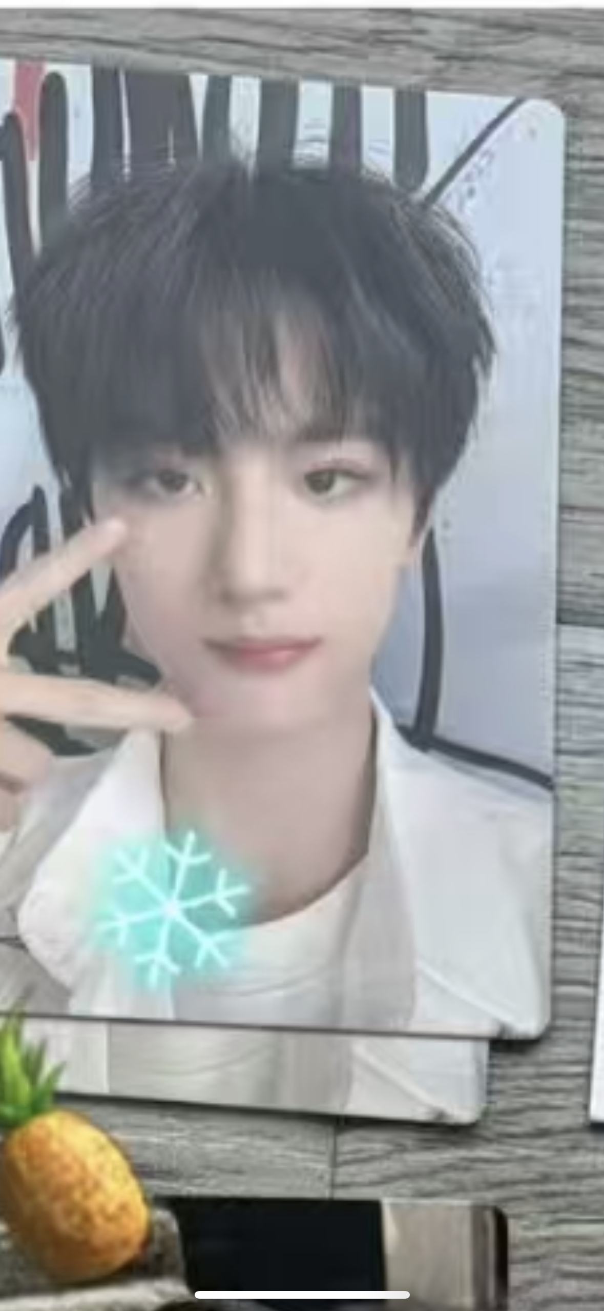 我对这张的评价就是艺术大于天，不仅歪嘴一笑极具艺术，两个瞳孔一左一右一大一小都在