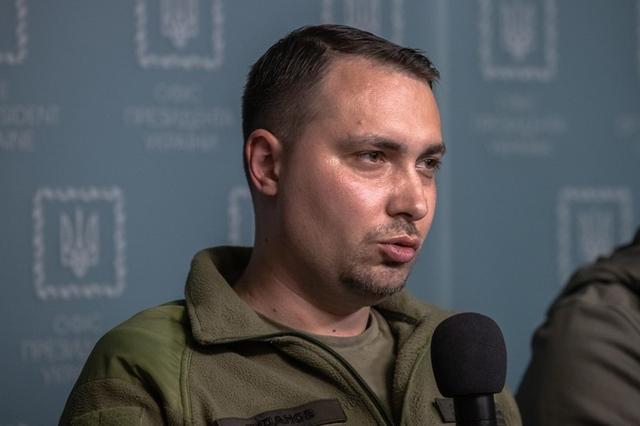 为了防止乌军再次袭击刻赤大桥，俄罗斯国防部宣布，禁止任何船只，包括风帆船，舢板，