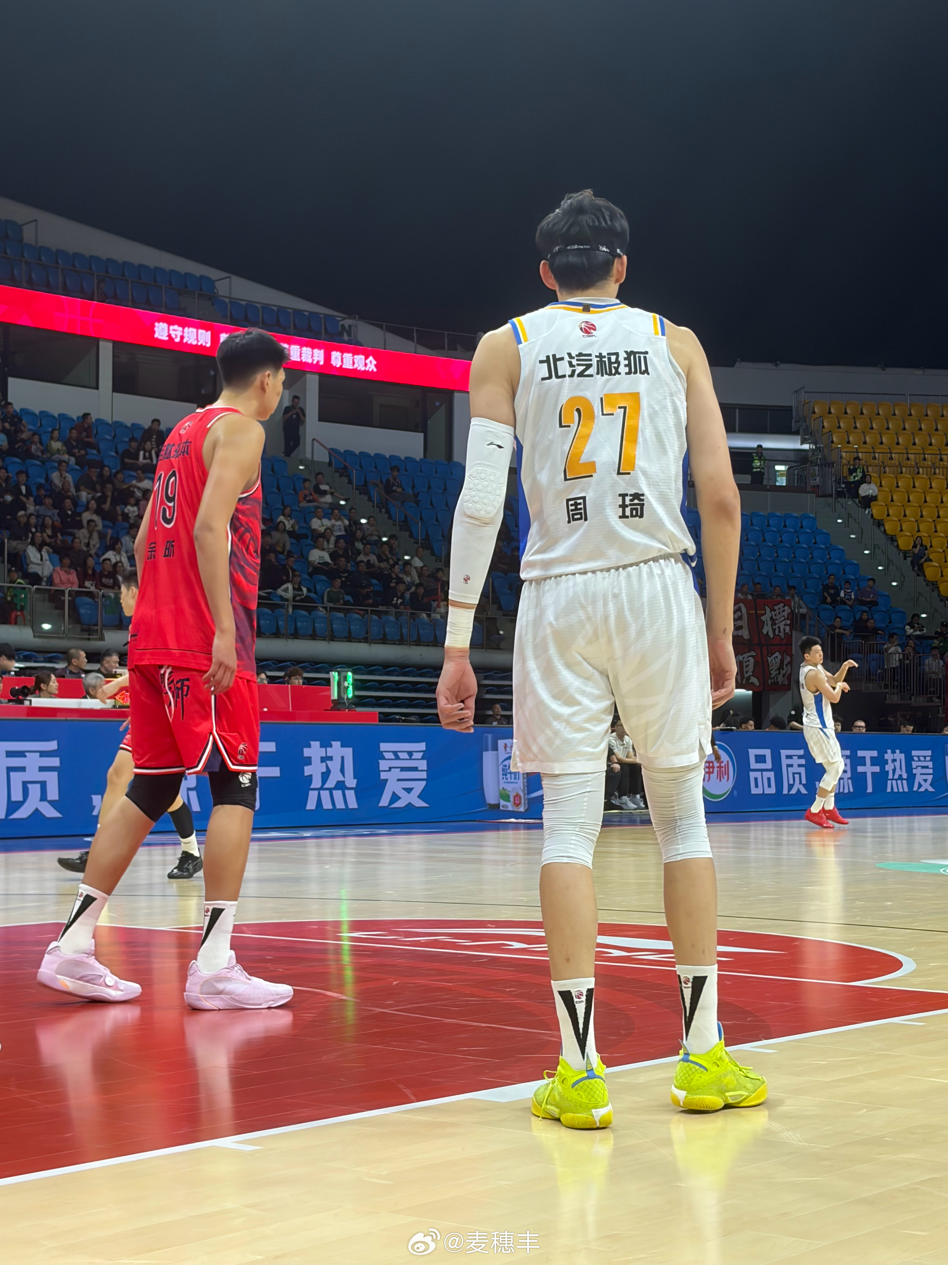 今晚又可以看徐昕大战周琦+麦基？龙狮男篮vs北京男篮