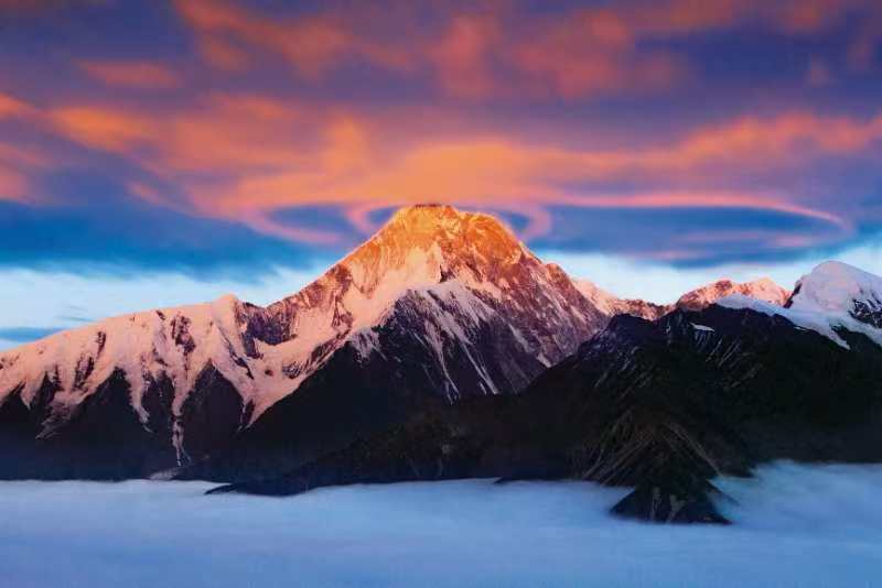 谁说冬天只能宅家？甘孜冬日美景直接封神！🏔️姐妹们！2025年第一天，我参加了