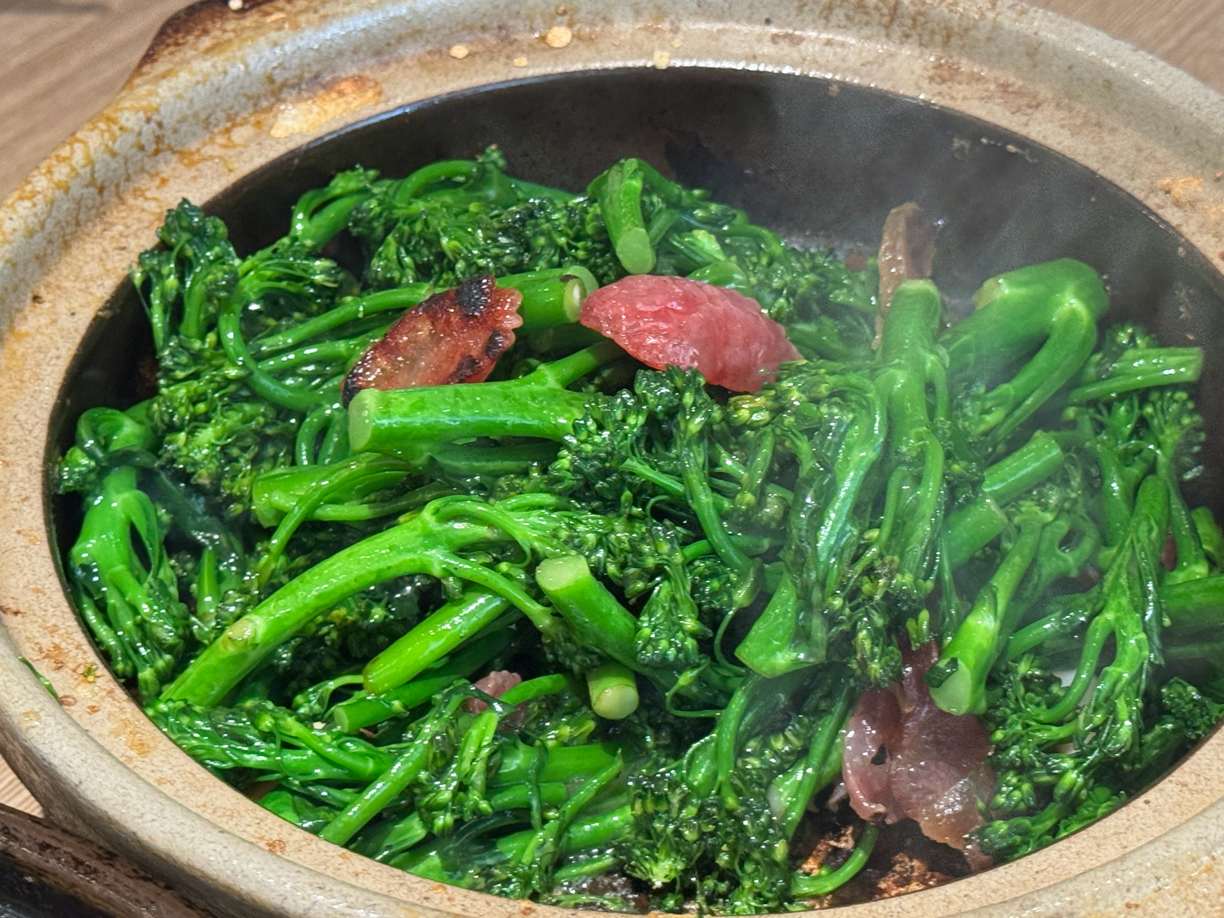 啫啫组，最好吃的还是 啫啫生肠 和 啫啫牛舌，黄鱼也居然脆仙！啫啫花菜很棒李楠说