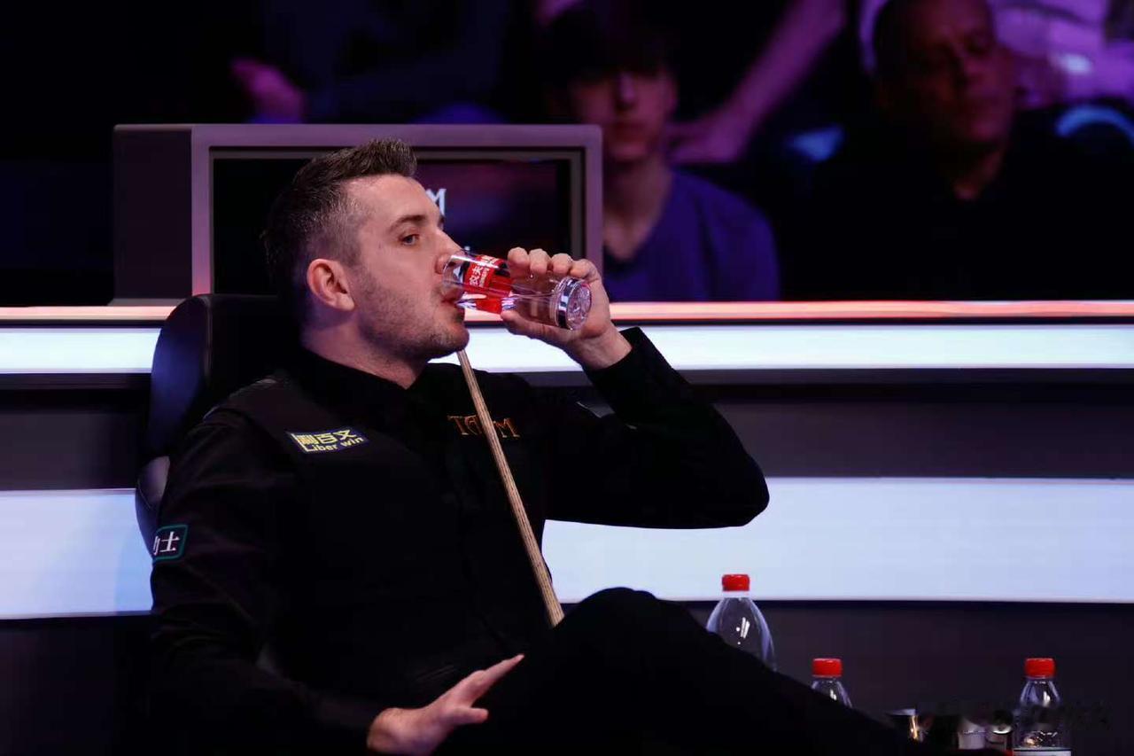 中国军团全军覆没！斯诺克英锦赛四强锁定80后四巨头，半决赛今夜燃战

2025年